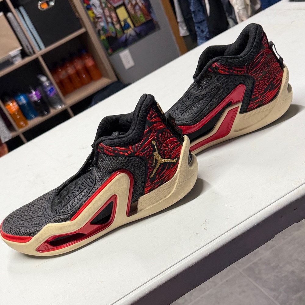 Nike Black and Red Athletic Shoes - Picture 4 of 5